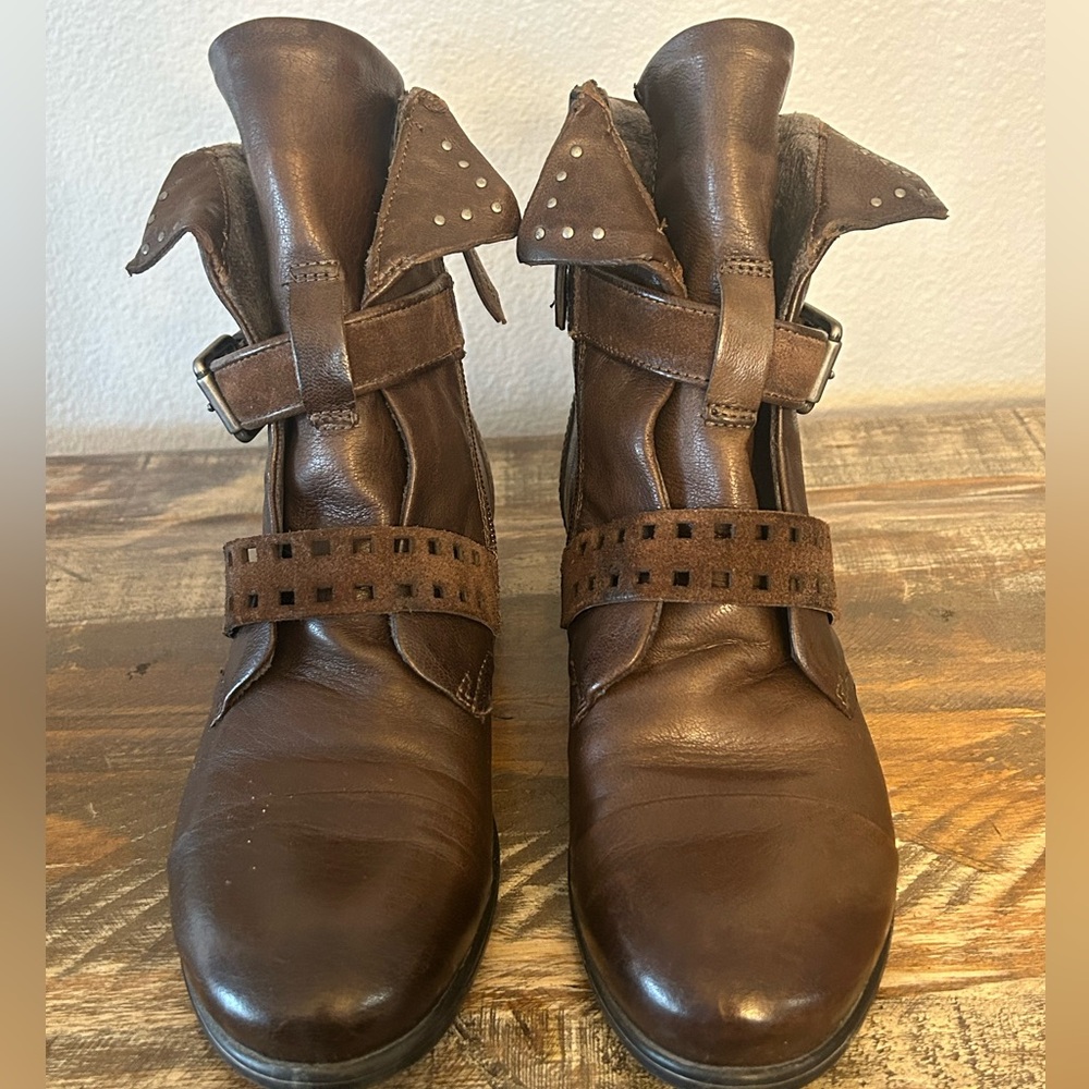 Miz Mooz Storm Chocolate Boots     Sz 38